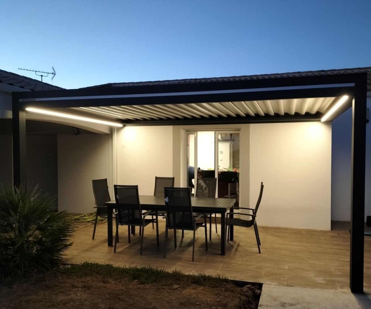 Pergola aluminium bioclimatique avec LED - AMPC Solutions